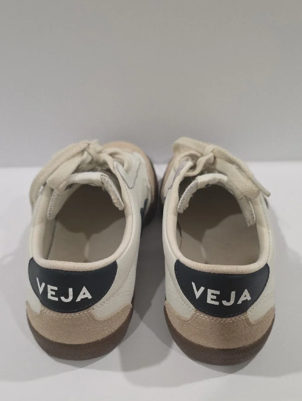VEJA Womens VOLLEY O.T. White NAUTICO Bark Sz 38/ 7